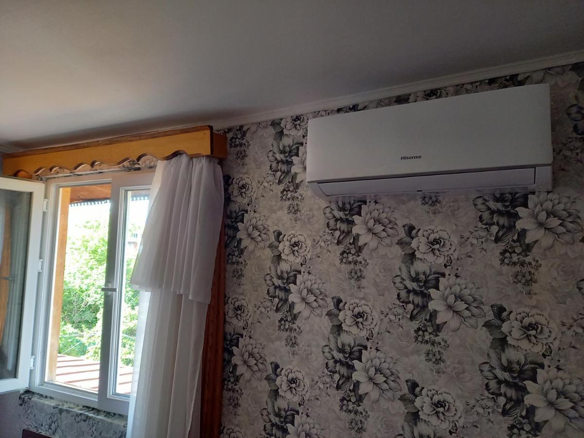 Downtown Guest House Kutaisi Esterno foto
