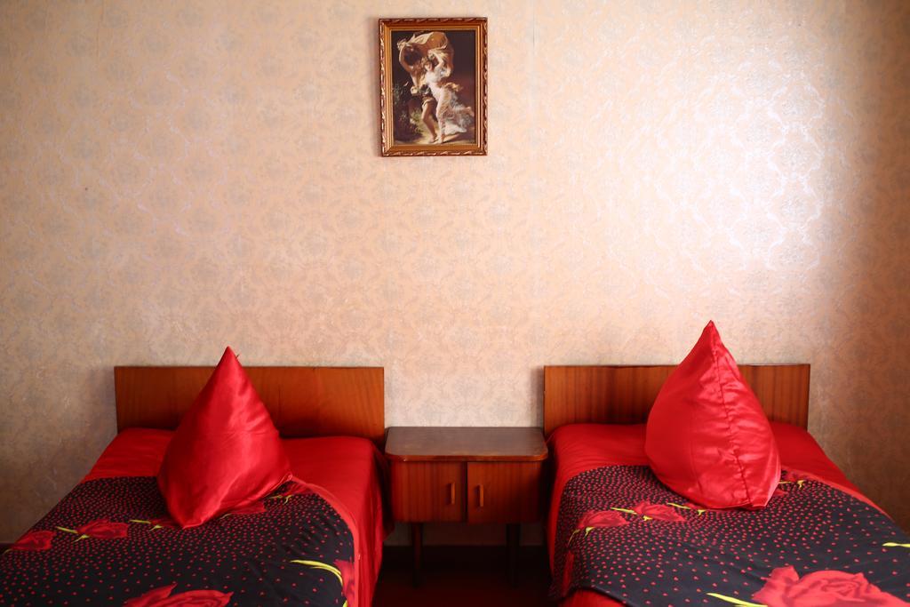 Downtown Guest House Kutaisi Esterno foto