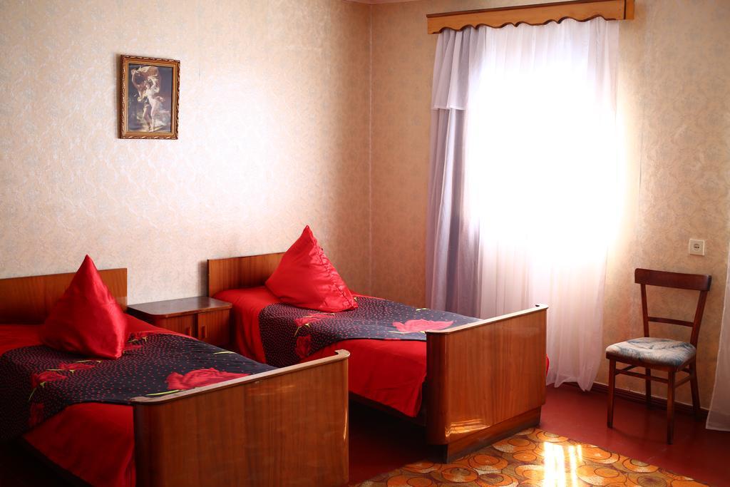 Downtown Guest House Kutaisi Esterno foto