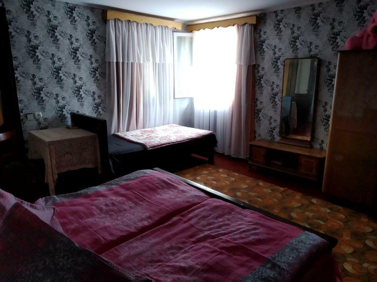 Downtown Guest House Kutaisi Esterno foto