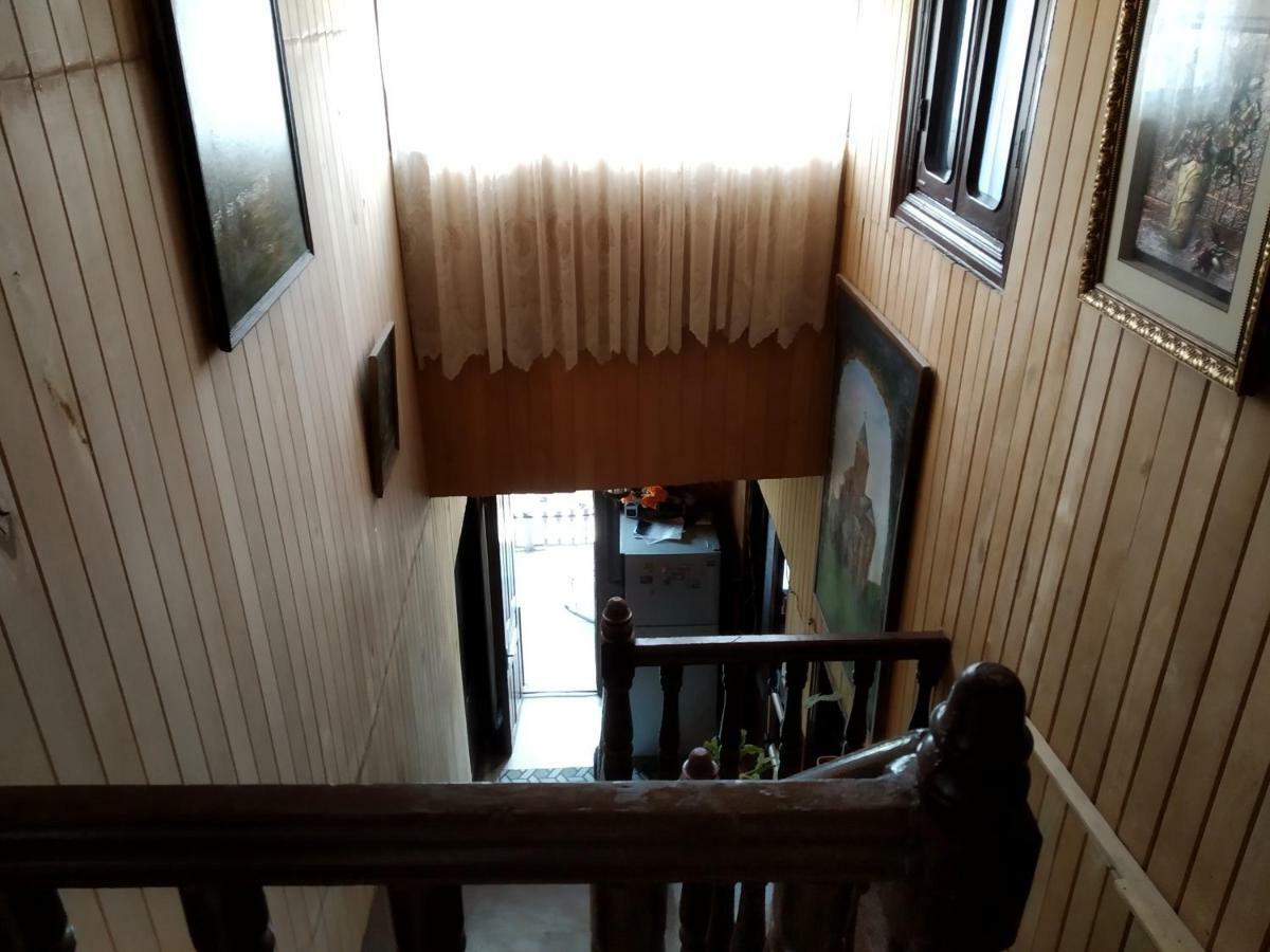 Downtown Guest House Kutaisi Esterno foto